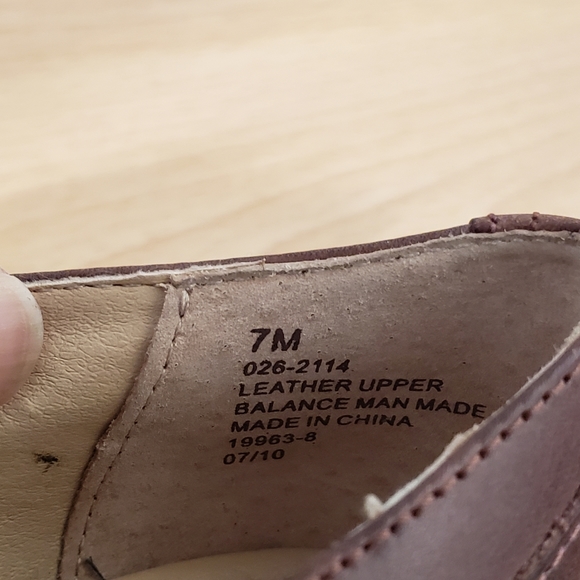 Strictly Comfort women's size 7. - Picture 3 of 9